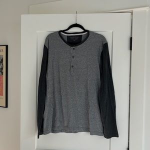 Banana Republic Two-Tone Gray Long Sleeve Henley XXL